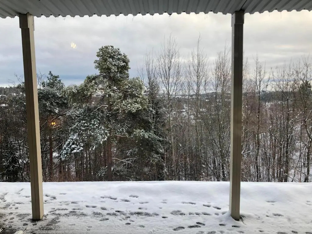 Sentralt rekkehus med solrik veranda
