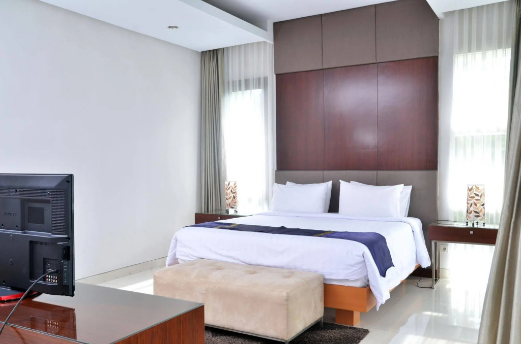 Breeze Blows City View Villa 4 Bedrooms and 1 Familly Bedroom With a Private Heated Swimming Pool and a Billiard Table