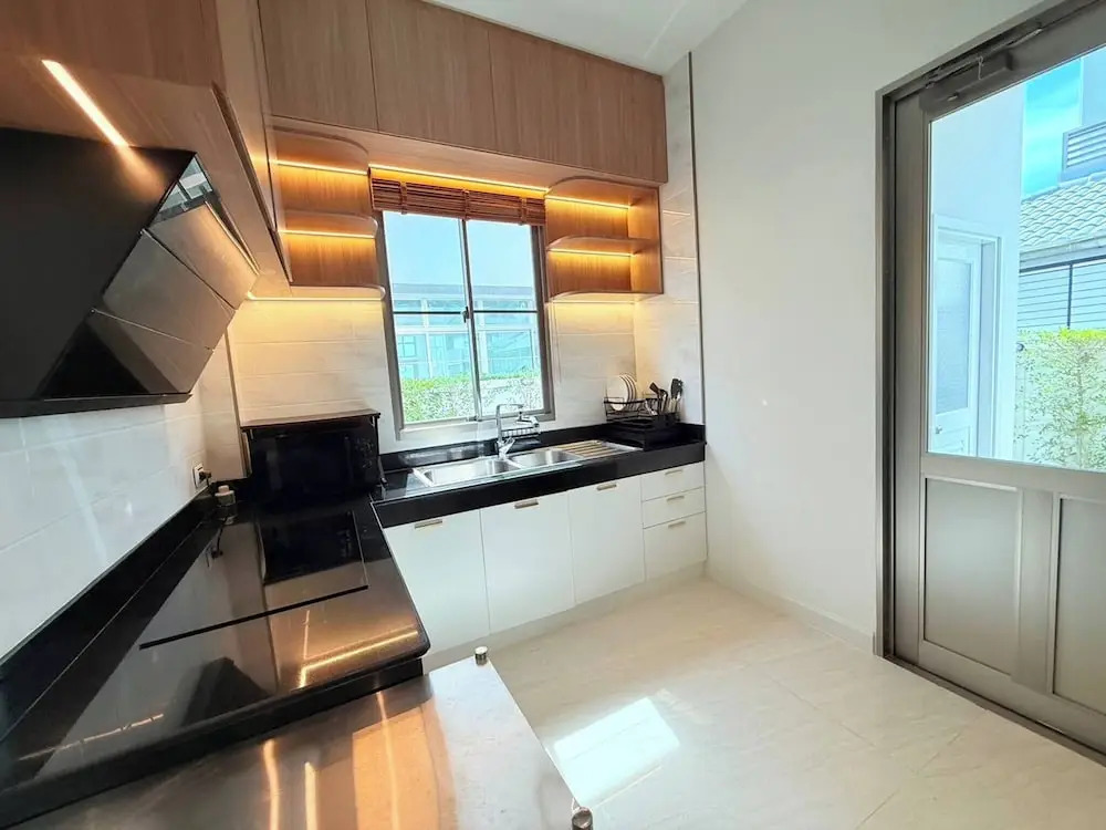 Luxury House Near Suvarnabhumi Airport