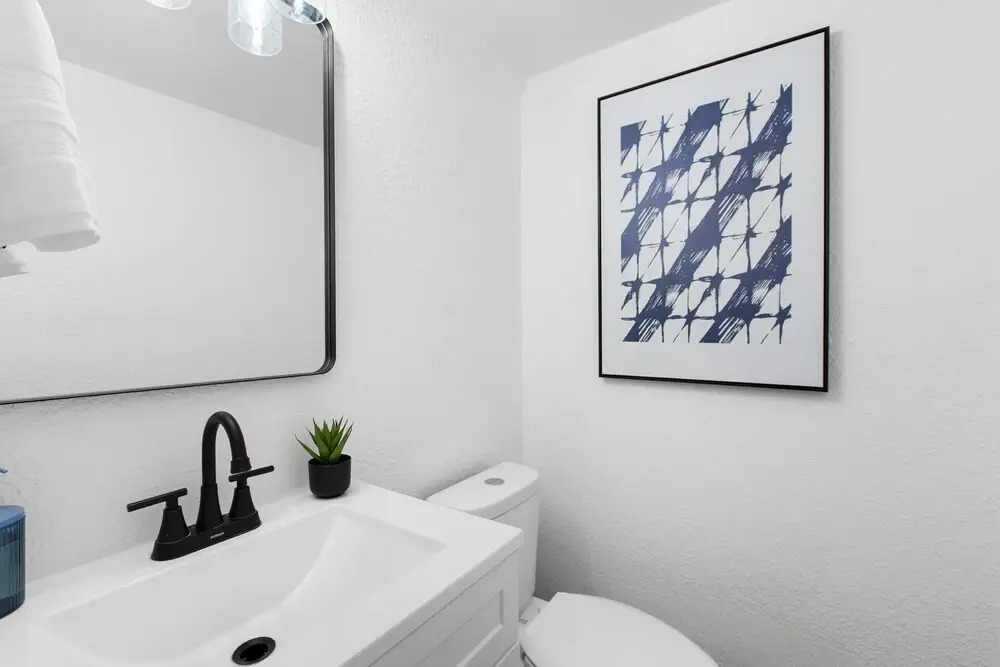 Posh & Serene 2BR w Private Patio