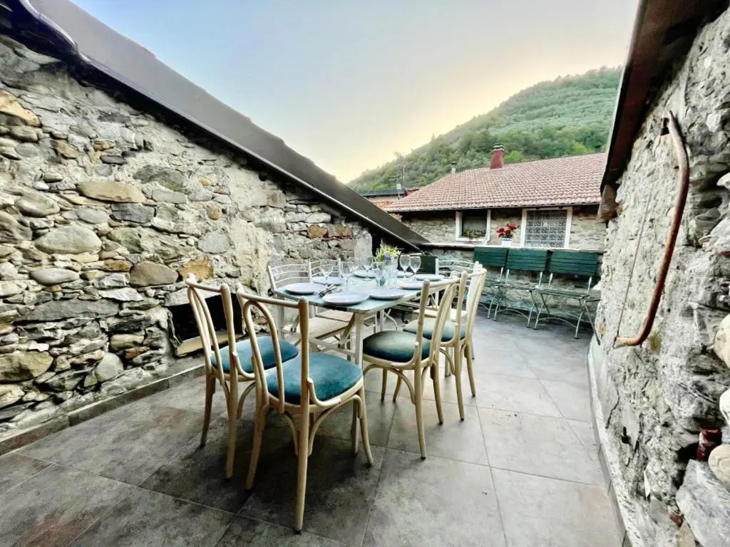 Via Liberale Sleeps 8 Isolabona Italy