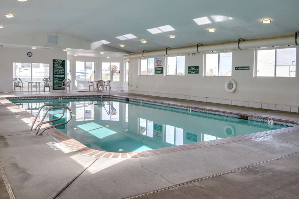 OYO Woodland Hotel and Suites