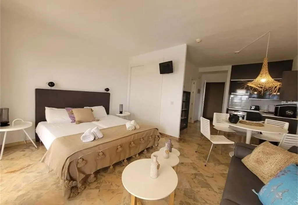 Front Line Beach Studio Apartment