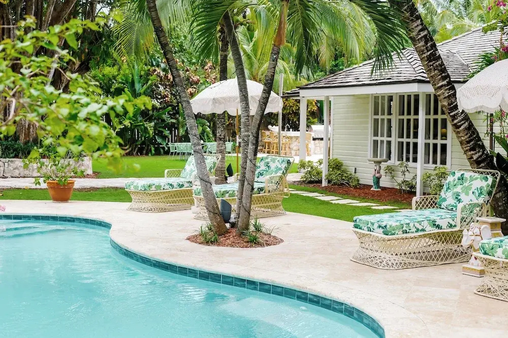 Villa Oasis: Newly Remodeled Luxury Villa With Pool & Private Garden