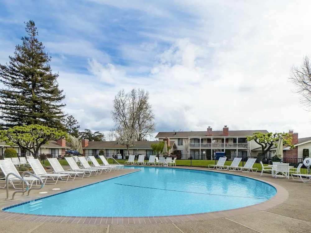 1600 Atlas Peak Condo Unit 389 - 1 Br condo by RedAwning