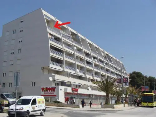 Split on the beach, 2 floors & wide terrace