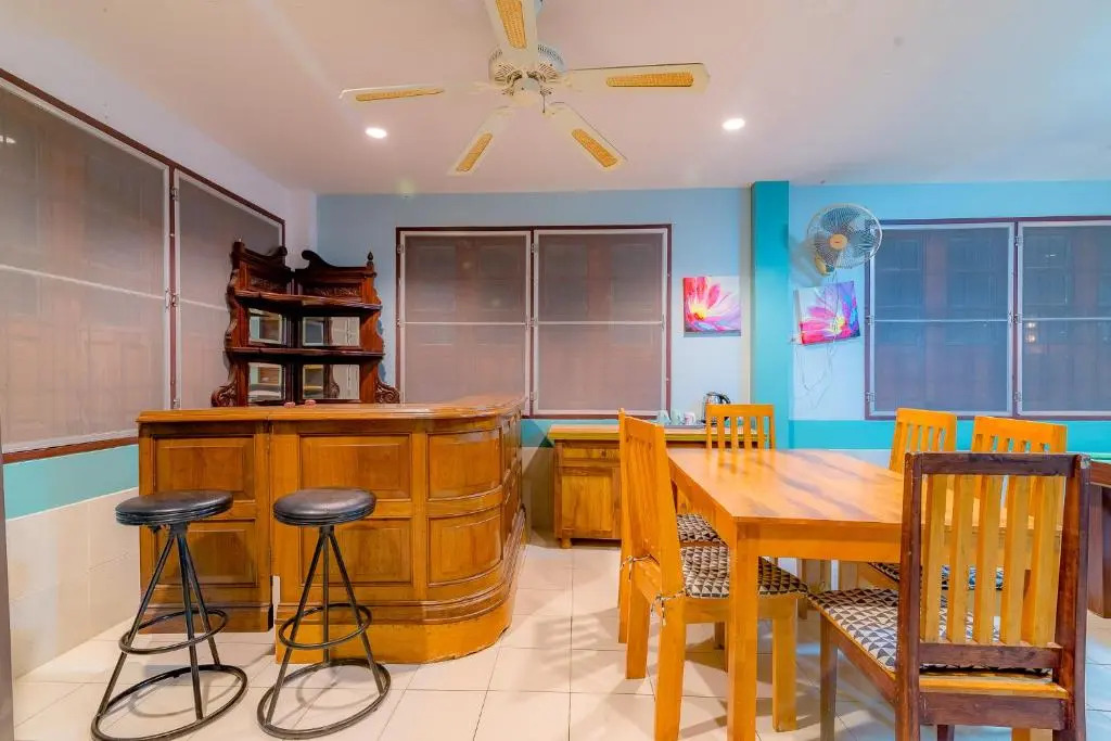 เลทซี&กรีนเวฟ หัวหิน พูลวิลล่า เดินลงทะเล100เมตร Let's Sea & Greenwave Hua-Hin Pool Villa walk to beach 100M