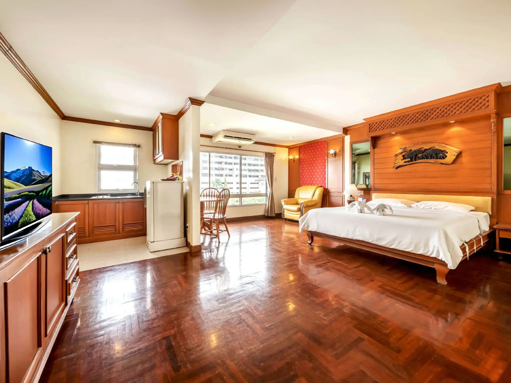 Royal Ivory Sukhumvit Nana