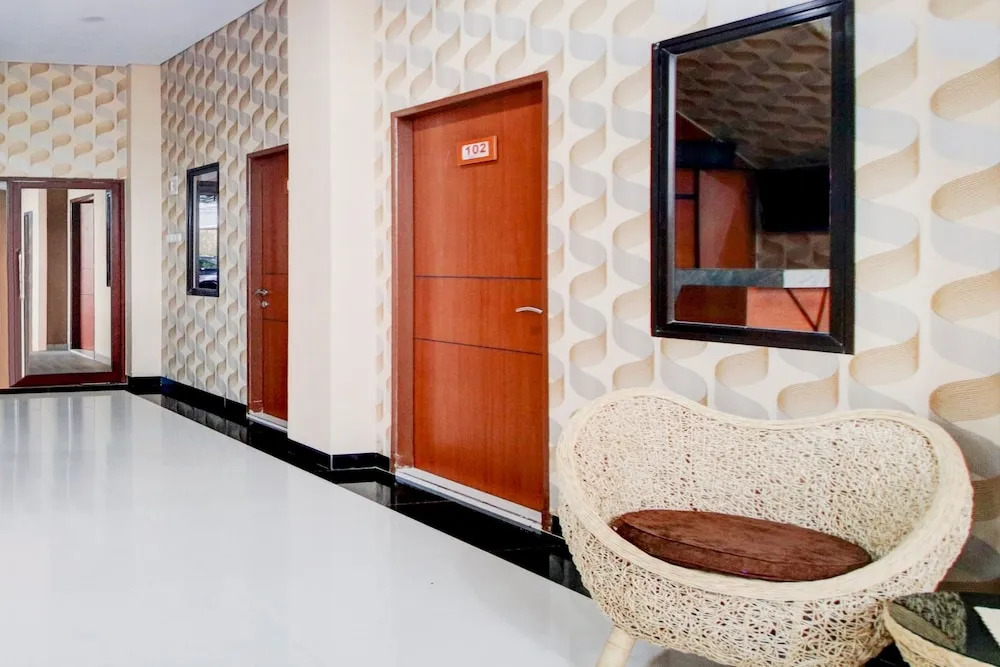 Hotel O SeanS Residence Mansyur Near Universitas Sumatra Utara
