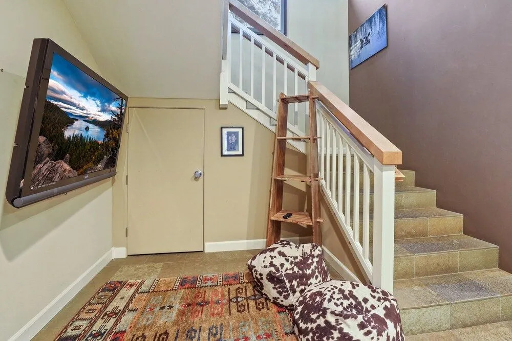 Heavenly Mountain Chalet - Skiing, Pets, Hot tub