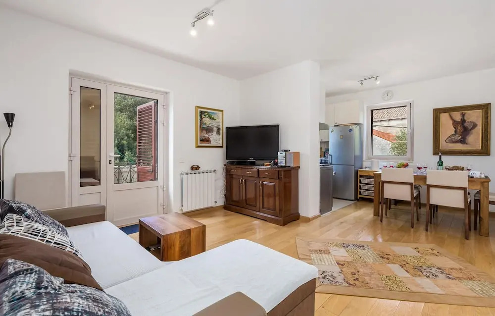 Nice Apartment in Veli Losinj With 3 Bedrooms and Wifi