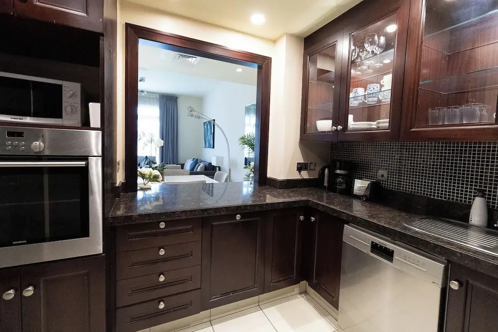 Reehan 1 - Happy Season - 2BR - Downtown