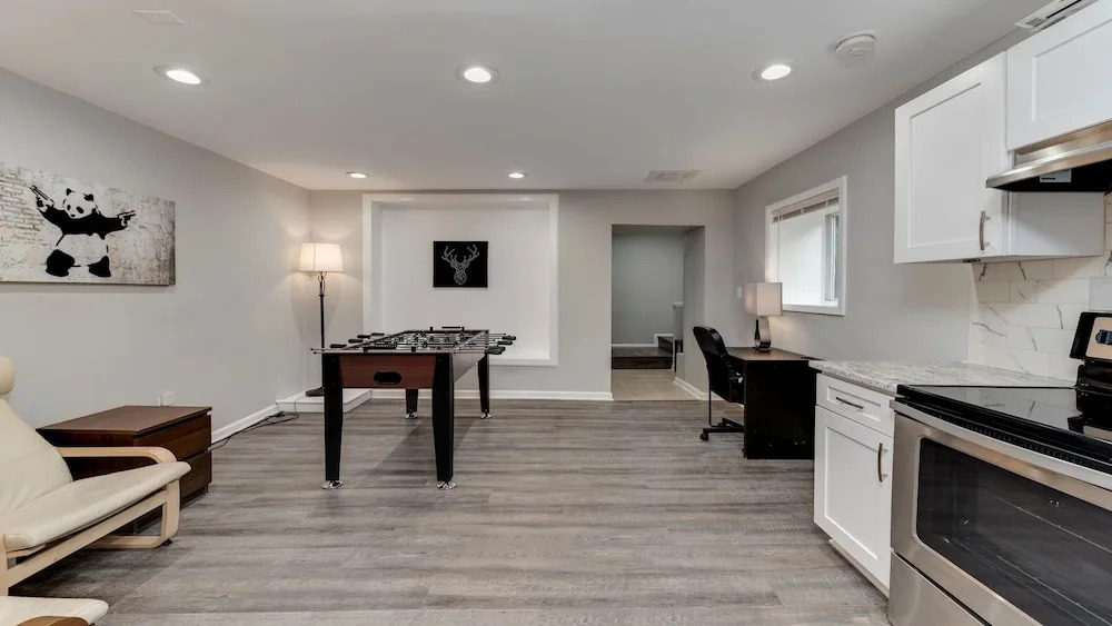 Stylish 3BR 3BA Colonial House by Cozysuites