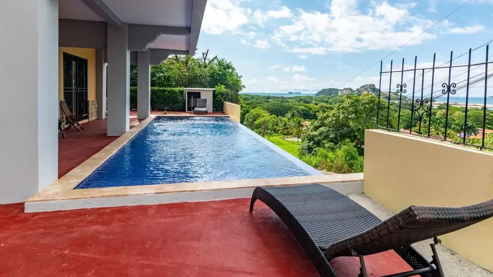 Modern, Immaculate Unit in Flamingo with Spectacular Ocean Views