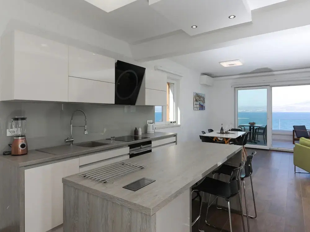 Apartment M&J - Comfort Two Bedroom Apartment With Terrace and Sea View