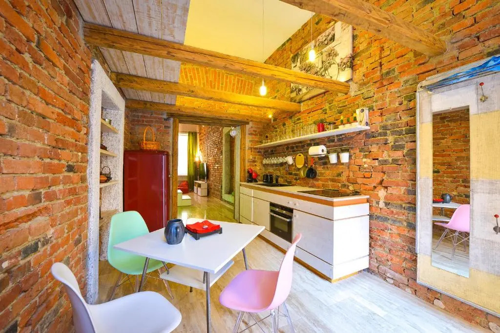 Michael Weiss apartment