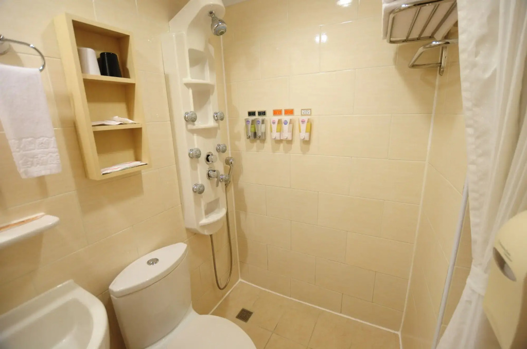 Kindness Hotel - Tainan Mingsheng Branch