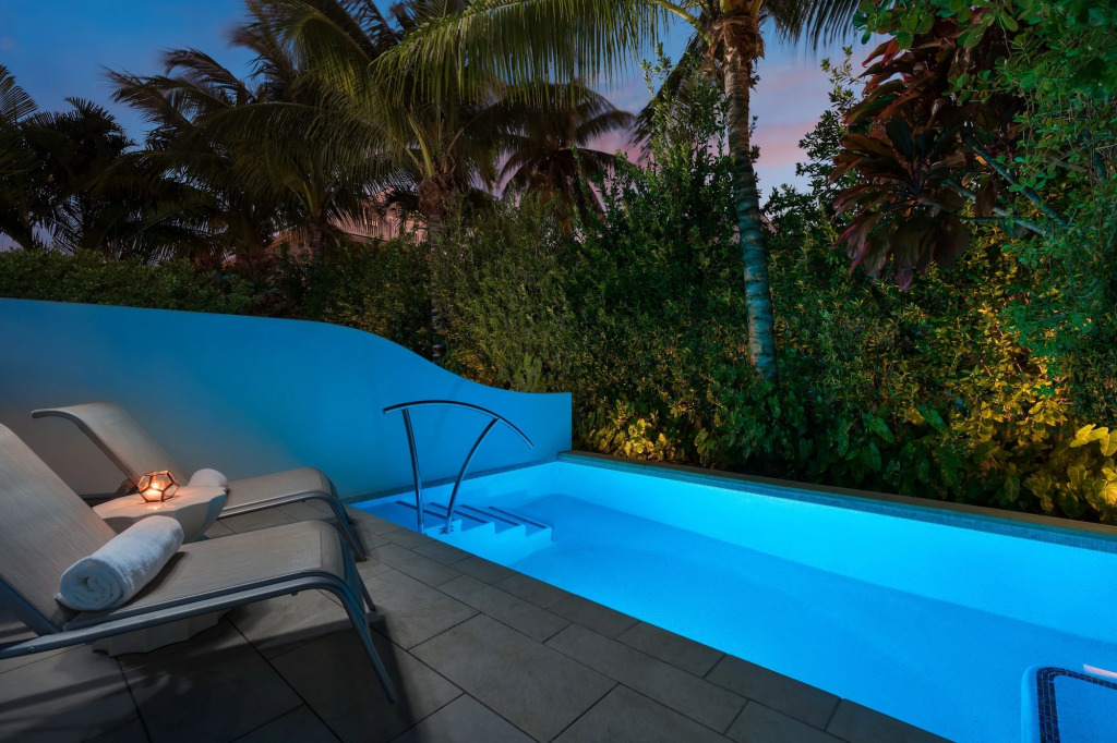 H2O Suites- Adults Only