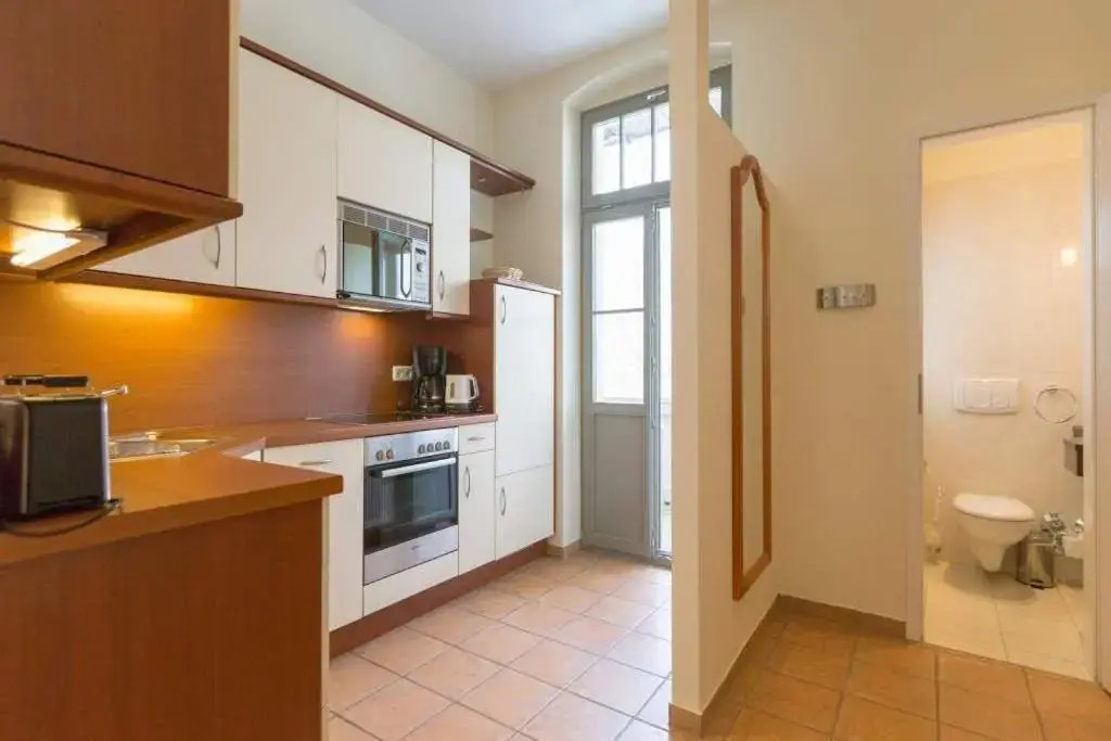 Villa San Marino, App 5