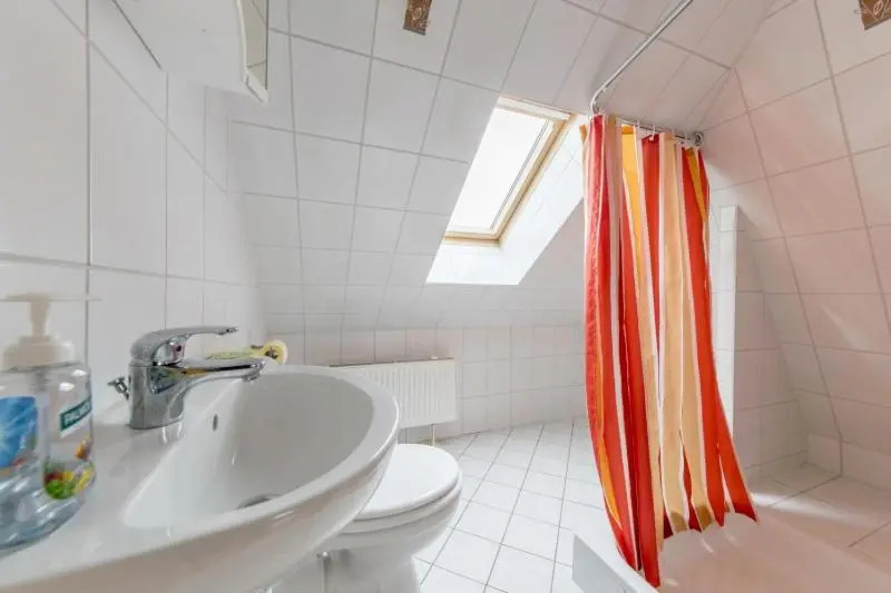ID 6129 - Private Rooms