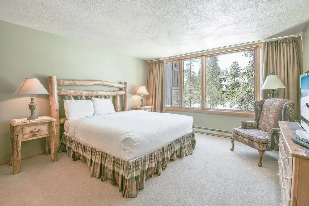 Lodgepole 2015 by SummitCove Vacation Lodging