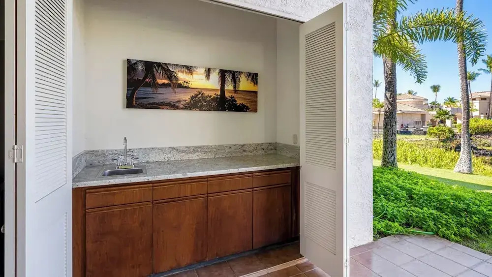 Spacious Hawaiian Unit w/ Lagoon View - AC & Wifi - Vrkcv