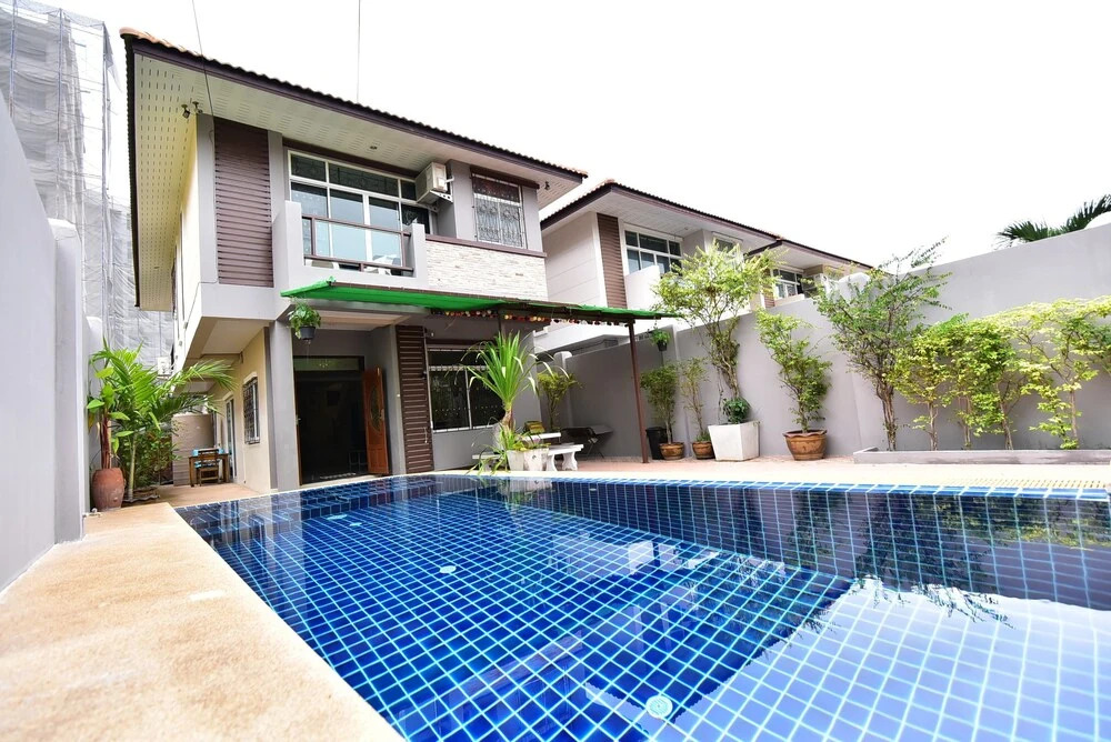 Baan Roi Lan
