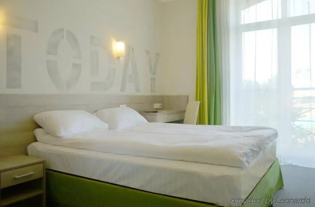 PracticOtel