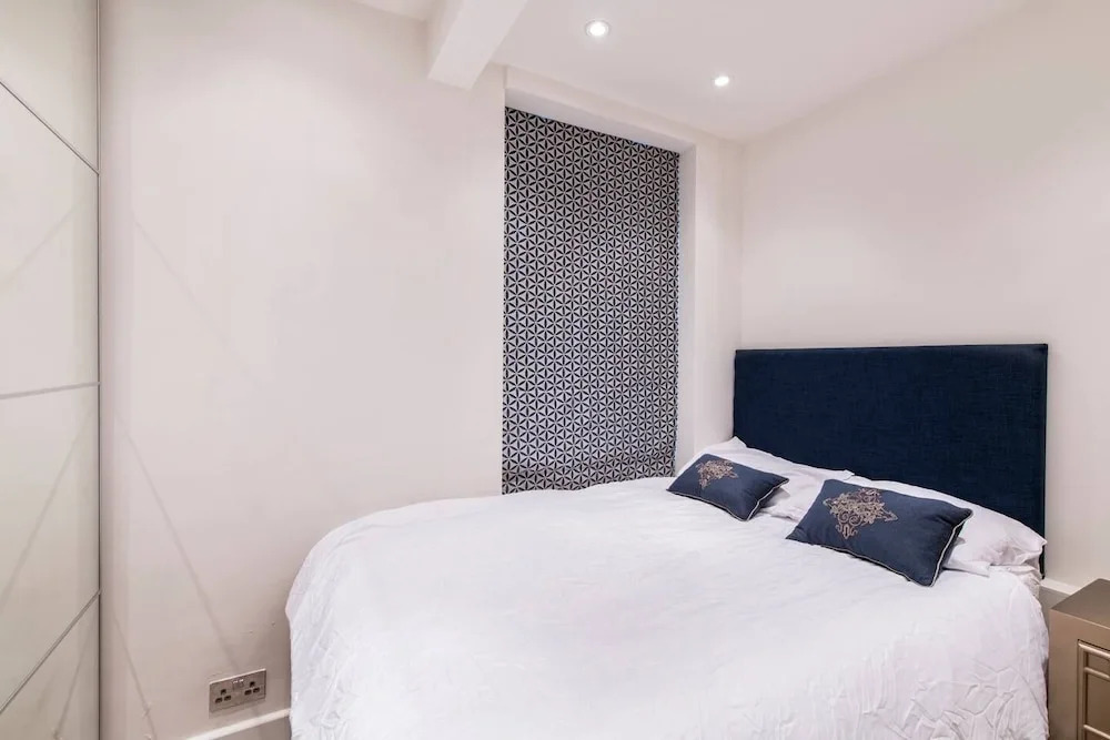 Stylish 1 bed in Fashionable Chelsea
