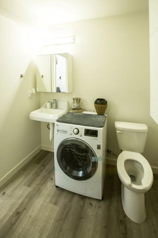 Modern Seattle Condo Sleeps 4