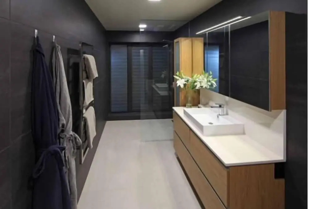 Taonga with Sea Views by Waiheke Unlimited