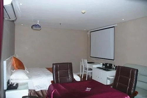 Yulongting Cinema Hotel