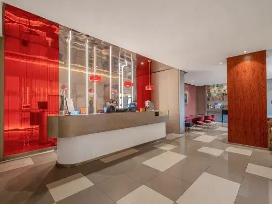 Weiting Hotel (Shanghai Bund Nanjing East Road Pedestrian Street)