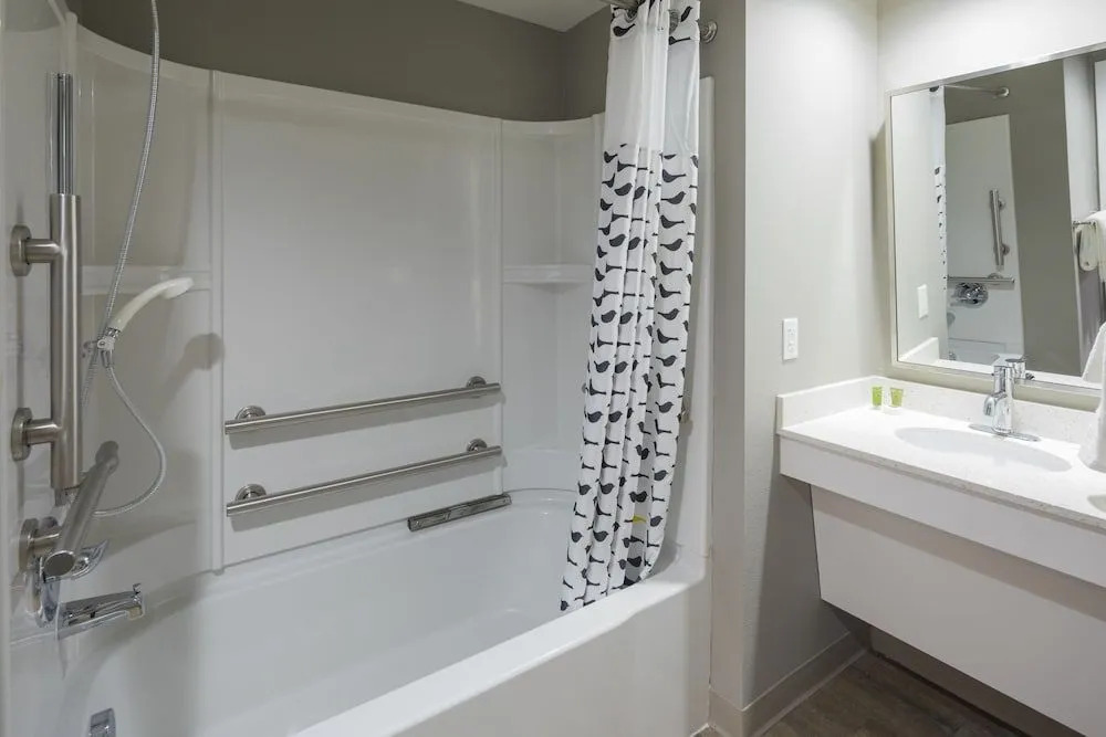 Uptown Suites Extended Stay Nashville TN - Smyrna