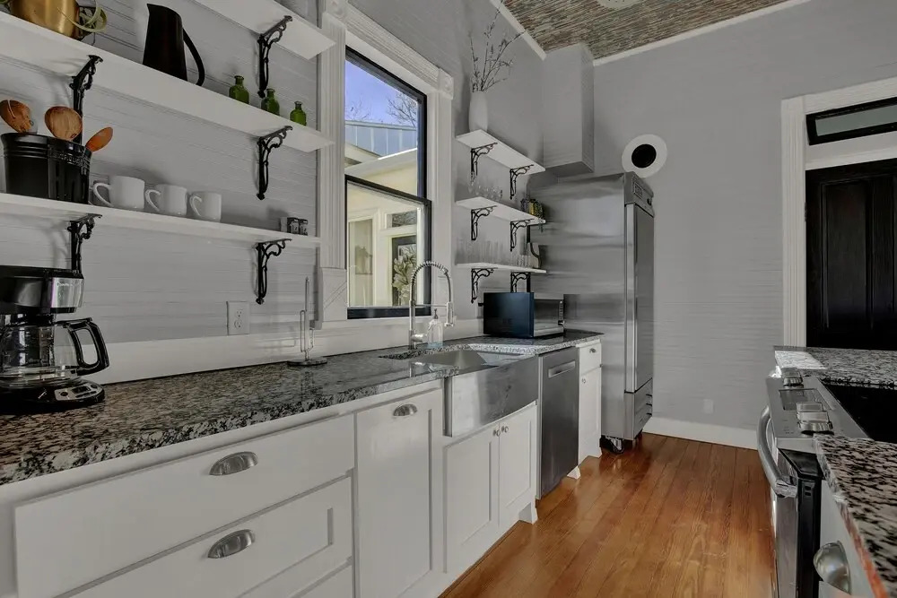 Gorgeous Home 1 Blk From Main w/ Hot Tub & Fire Pit!