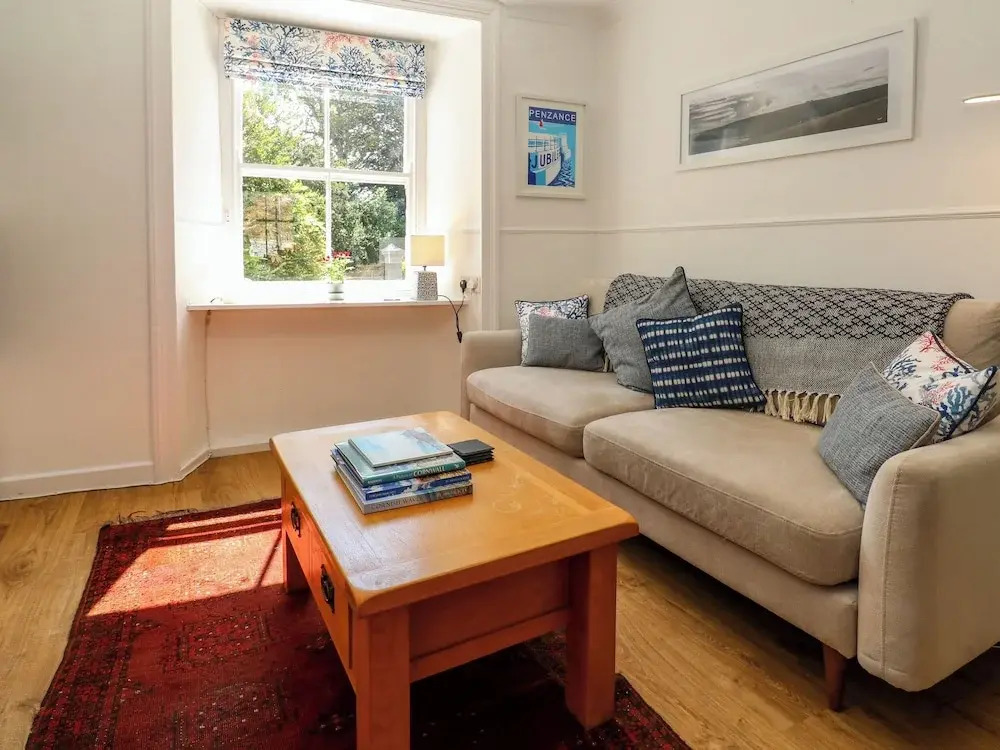 6 Bellair Road