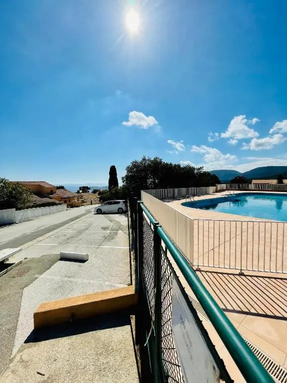 Superbe T2 Avec Vue Mer Et Piscine