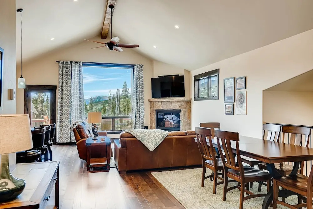 Alders 4br Renovated Townhome- Sleeps 11+ Kids Ski Free 4 Bedroom Condo by Redawning