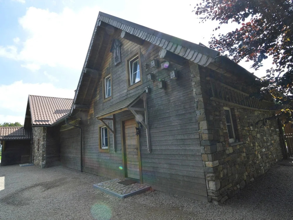 Spacious Chalet in Ovifat