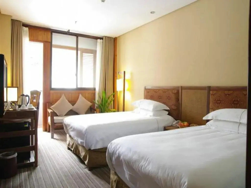 Sunshine 100 You Tan Hotel
