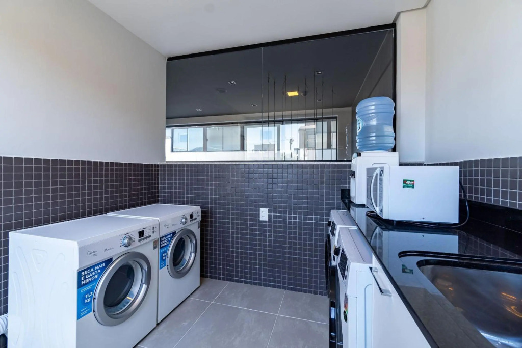 AION suítes 104 - Compacto e luxuoso Loft - Rooftop com piscina e academia - À poucos passos da praia