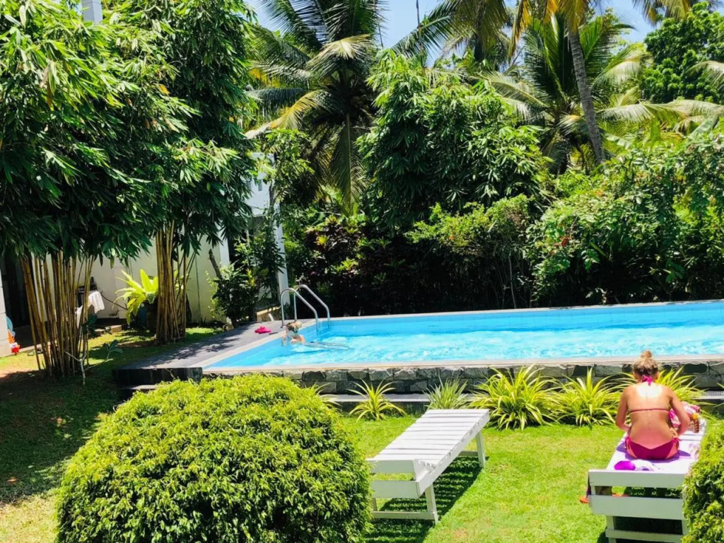 Hikka Holiday Inn