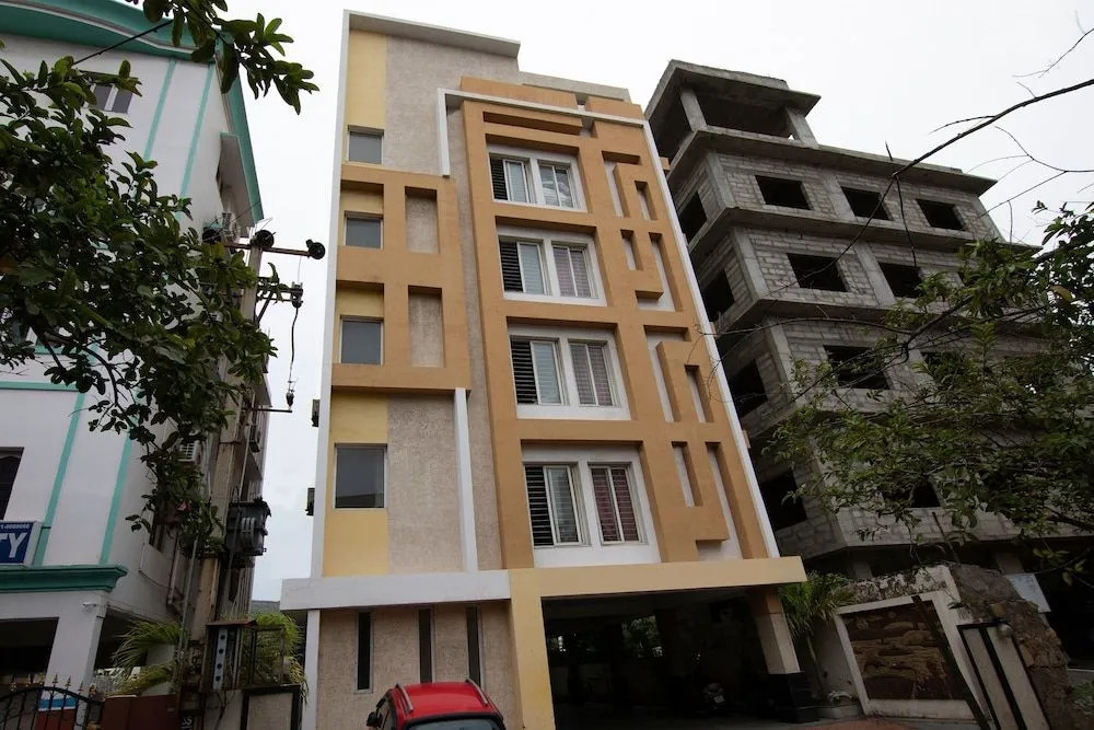 OYO 14044 Hotel Seacity Grand