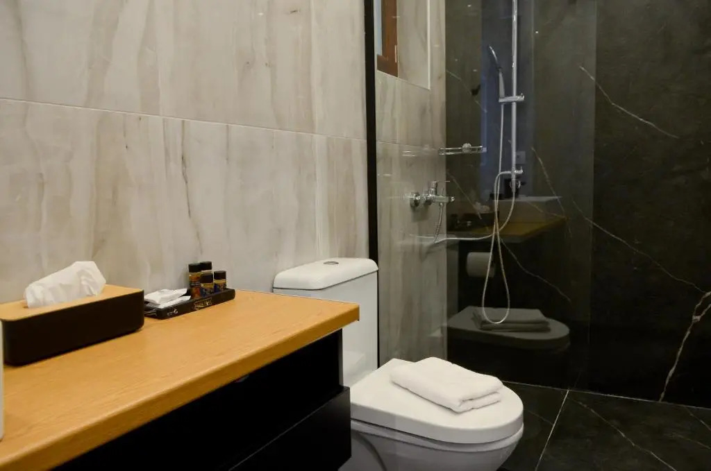 Roloi suites