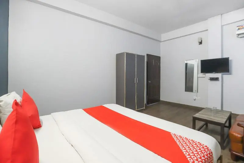 OYO 70620 Golden Villa
