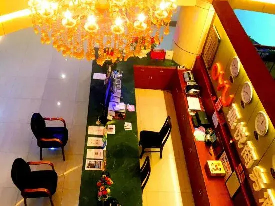 Guangzhou Jiayue Business Hotel (Huadu People's Hospital Huacheng Road Subway Station)