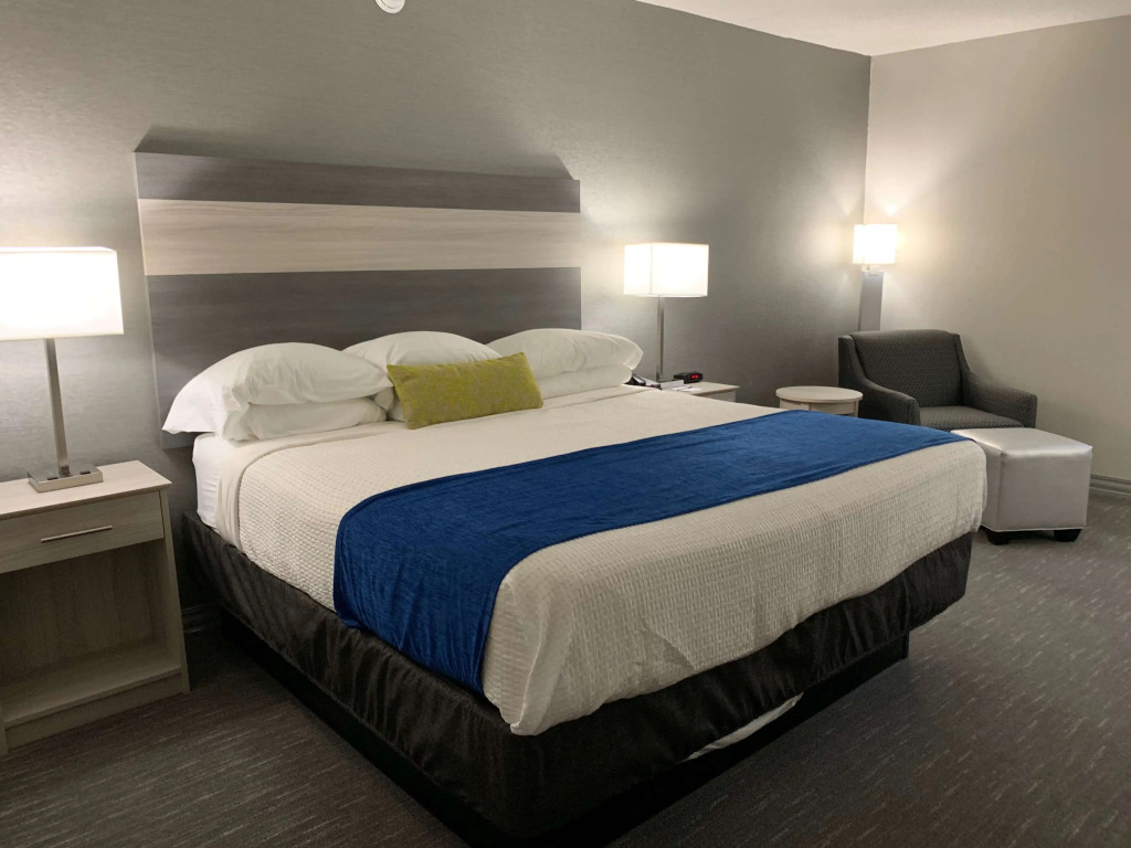 Best Western Plus Clarks Summit Scranton Hotel