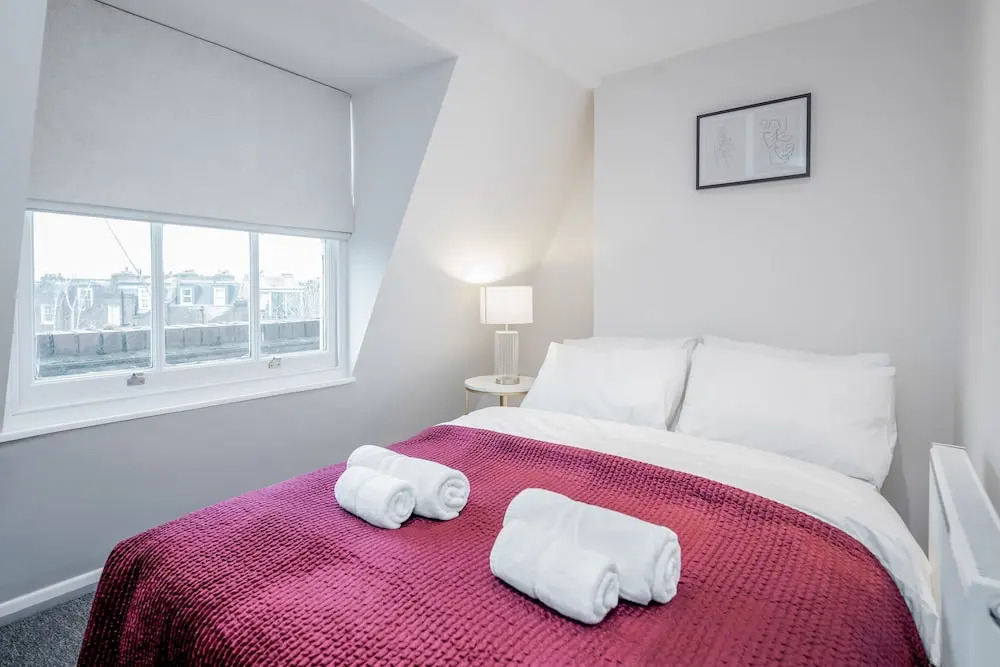 Stunning 2 Bedroom Duplex Apt in Center of Camden
