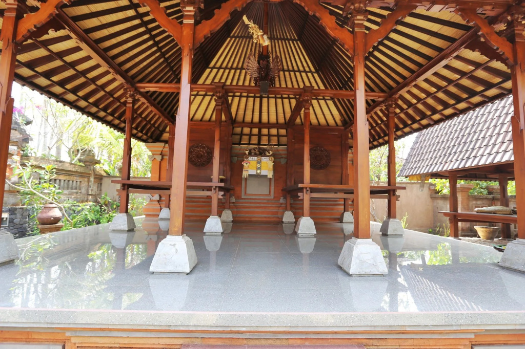 The Sanyas Retreat