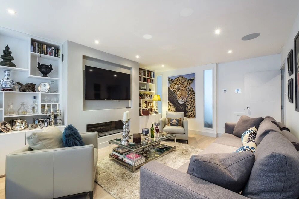 Contemporary Burntwood Grange Demeure - TFR
